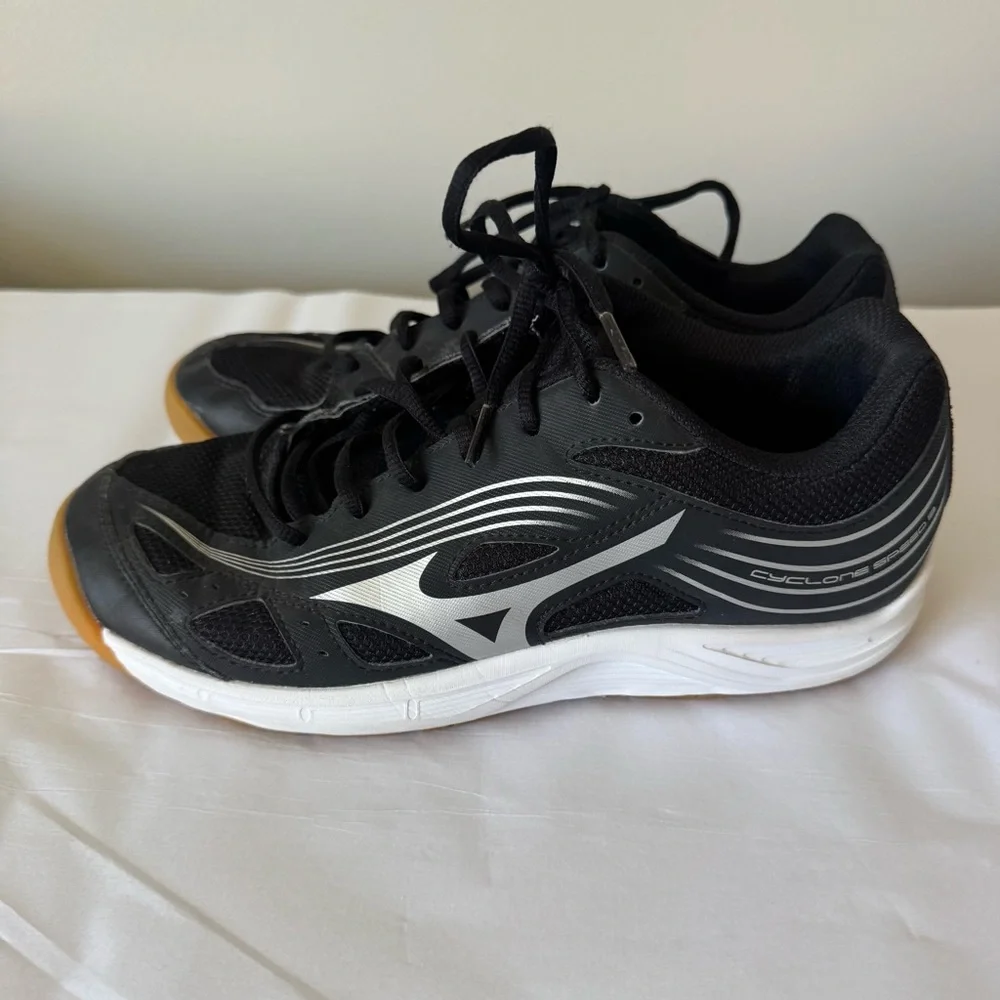 MIZUNO Size 8.5 Women’s CYCLONE SPEED 3 Volleyball Shoes Sneakers